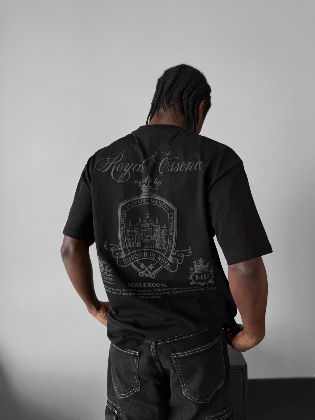 Oversize Royale Essence T-Shirt - Czarny