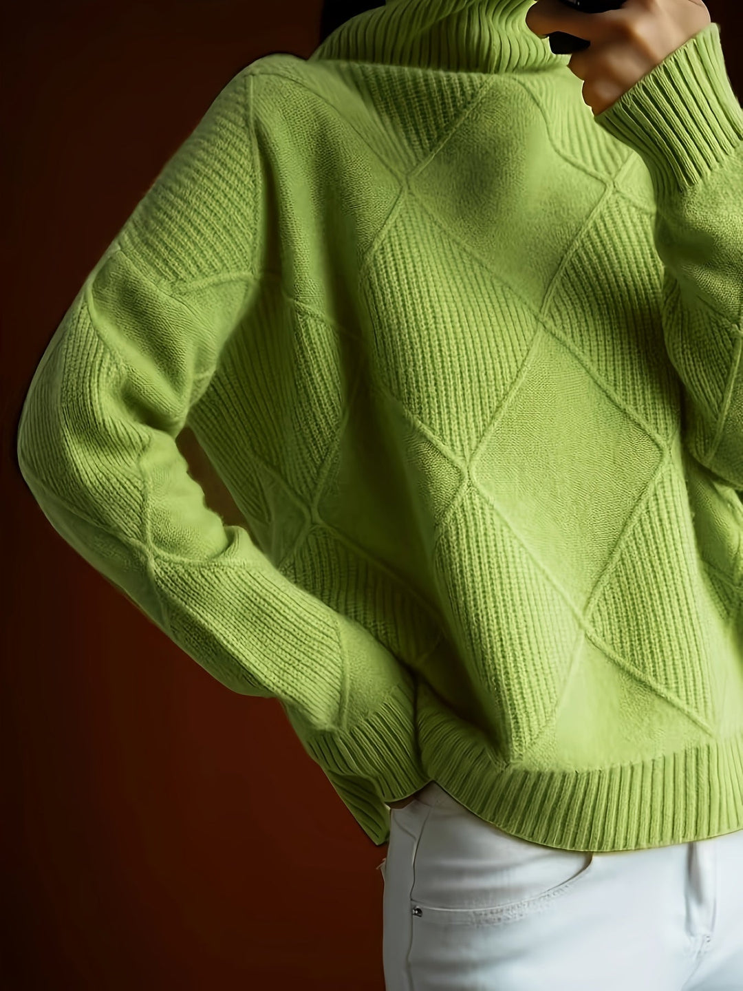 Fakturowany sweter z golfem