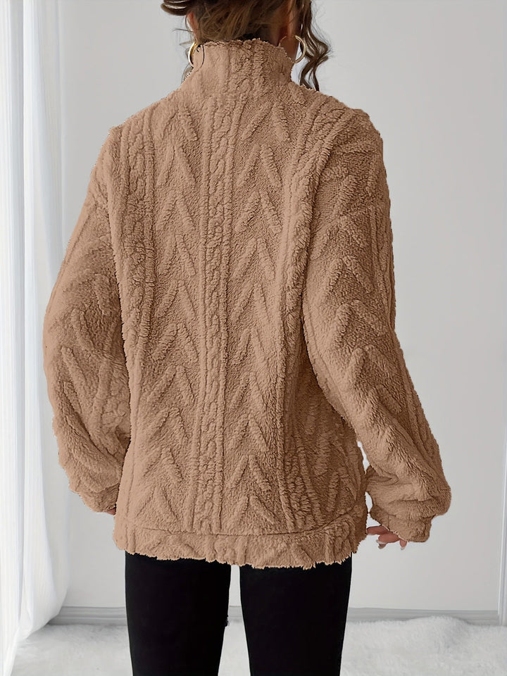 Przytulny fakturowany sweter
