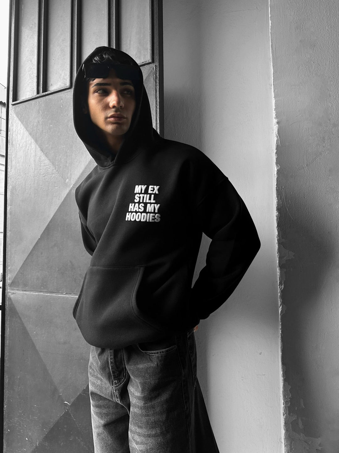 Oversize EX Część II Hoodie - Czarny i Biały
