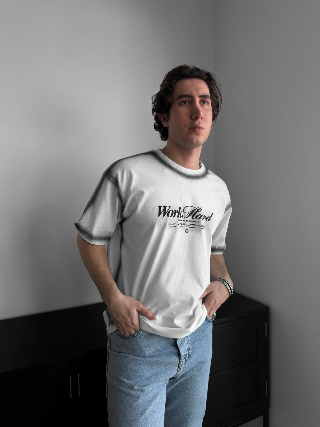 Oversize Shaded Work Hard T-shirt - Ecru