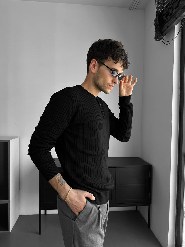 Sweter Slim Fit z guzikami - Czarny
