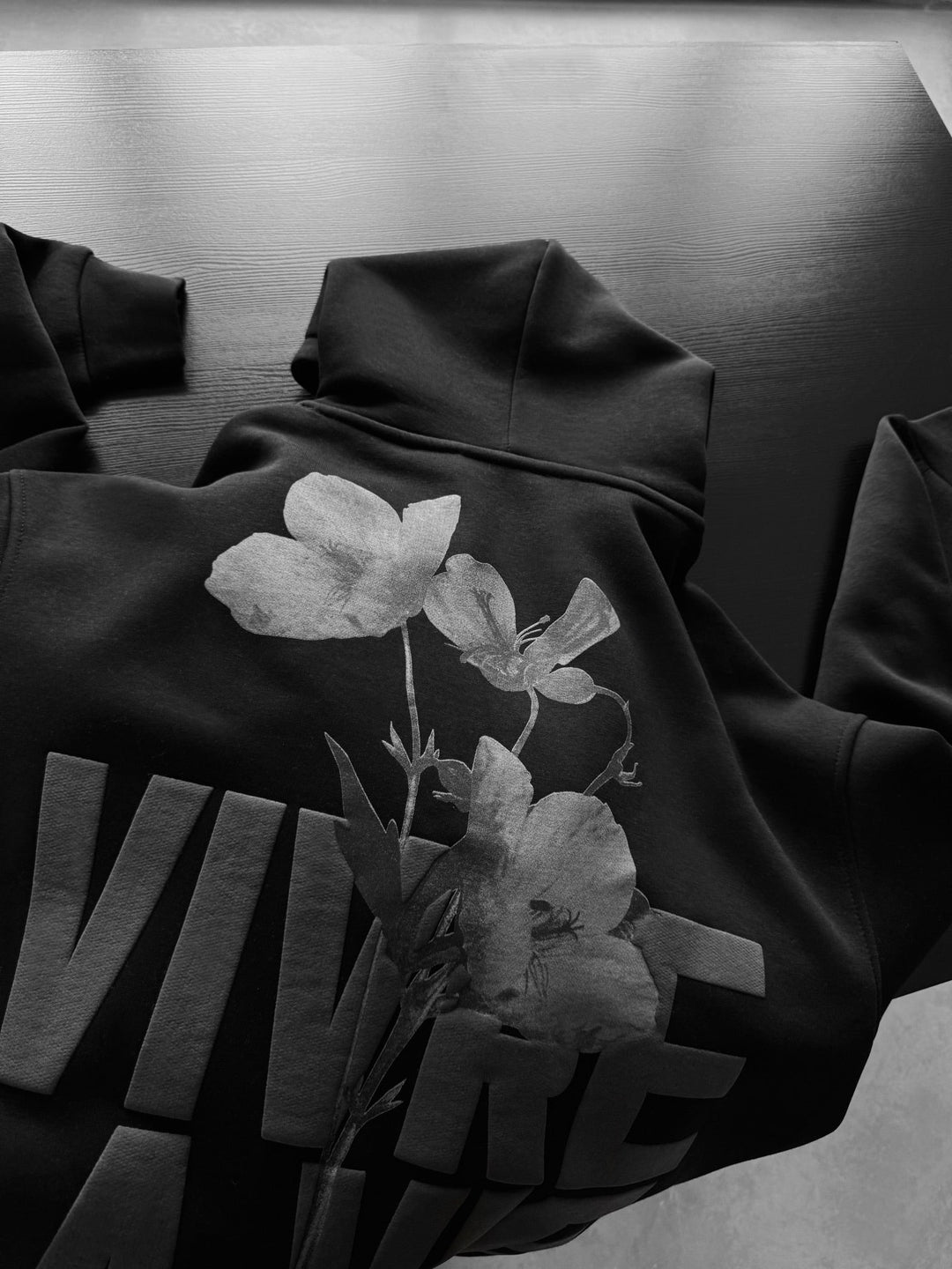 Oversize Vivre La Vie Hoodie - Czarny i Szary