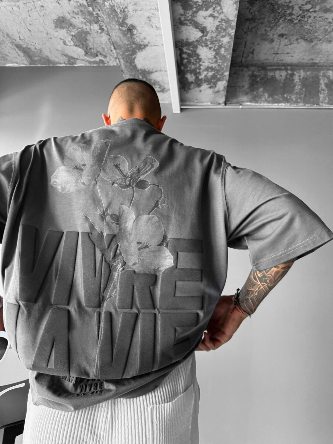 Oversize T-shirt Vivre la Vie - Antracytowy i Czarny