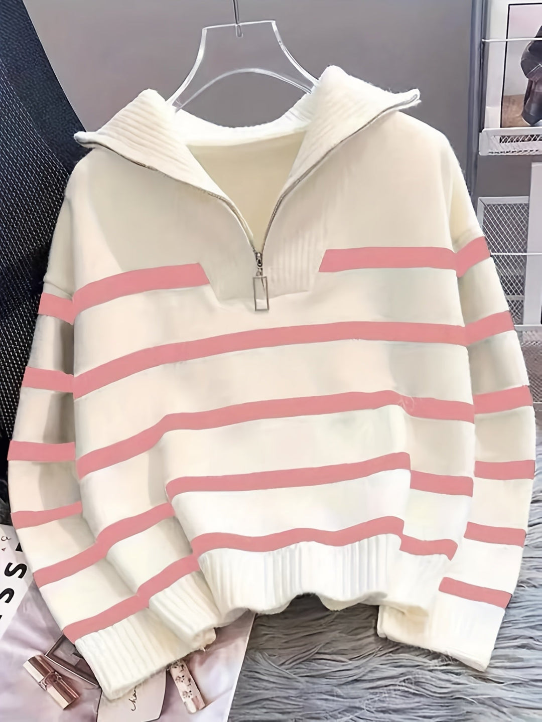 W paski zamek 1/4 sweter