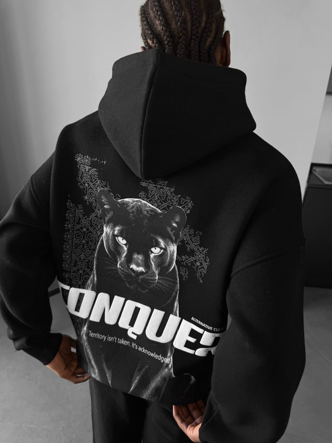Oversize Conquer Hoodie - Czarny