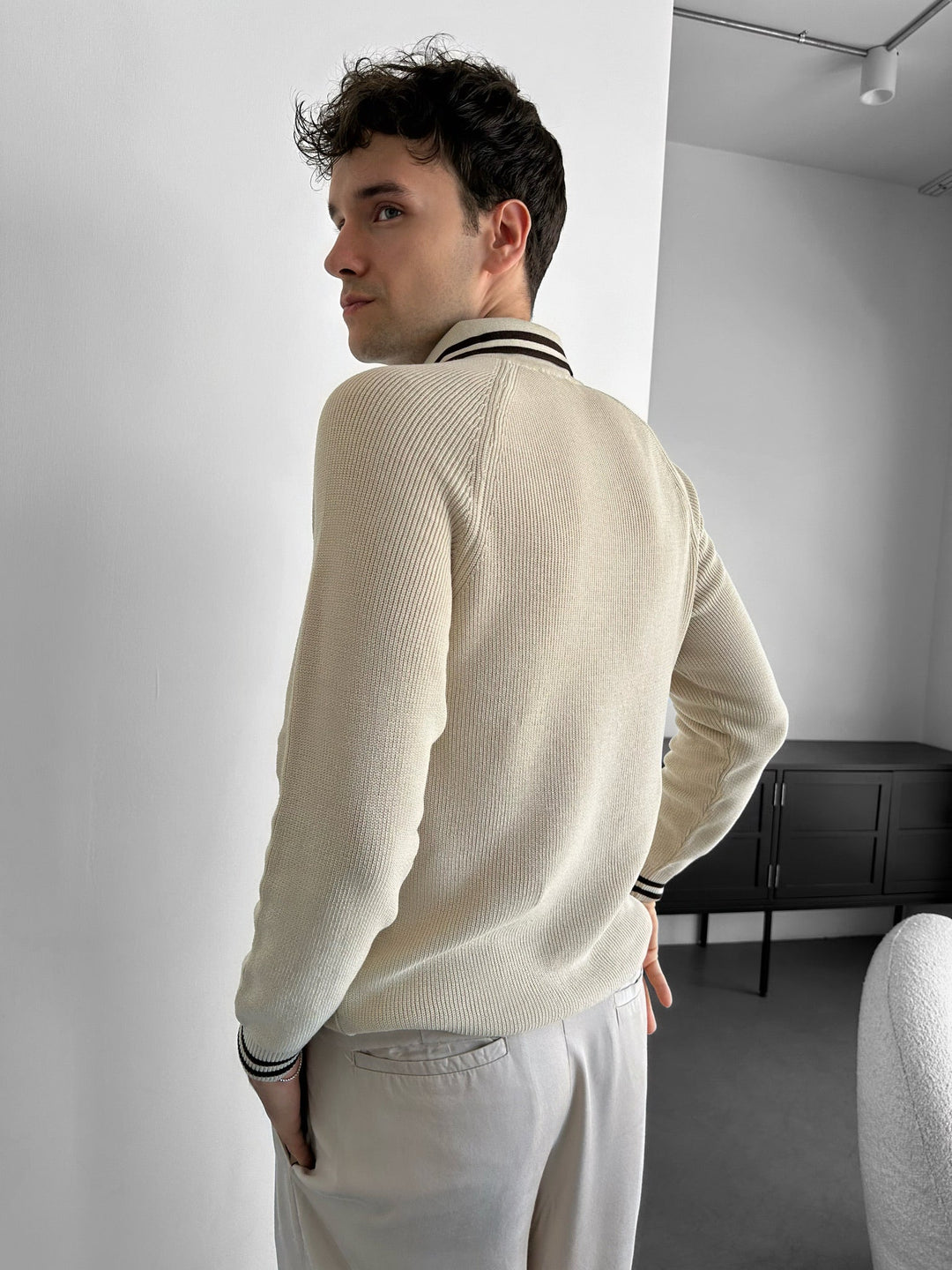 Sweter Polo z Haftem Slim Fit z Półzamkiem - Beżowy