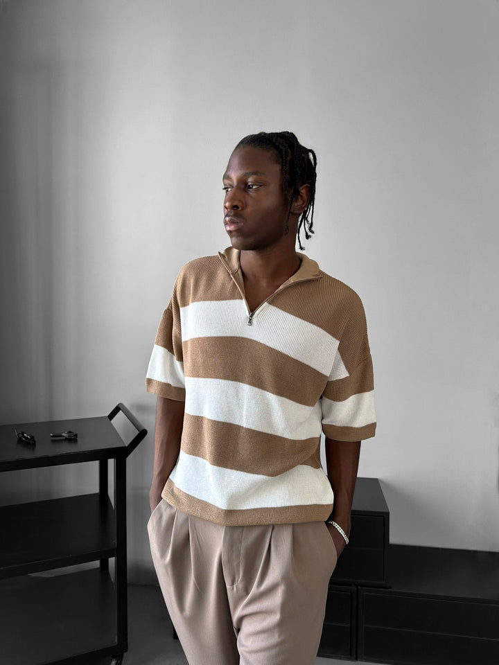 Koszulka T-shirt w regularnym fasonie w paski - Camel