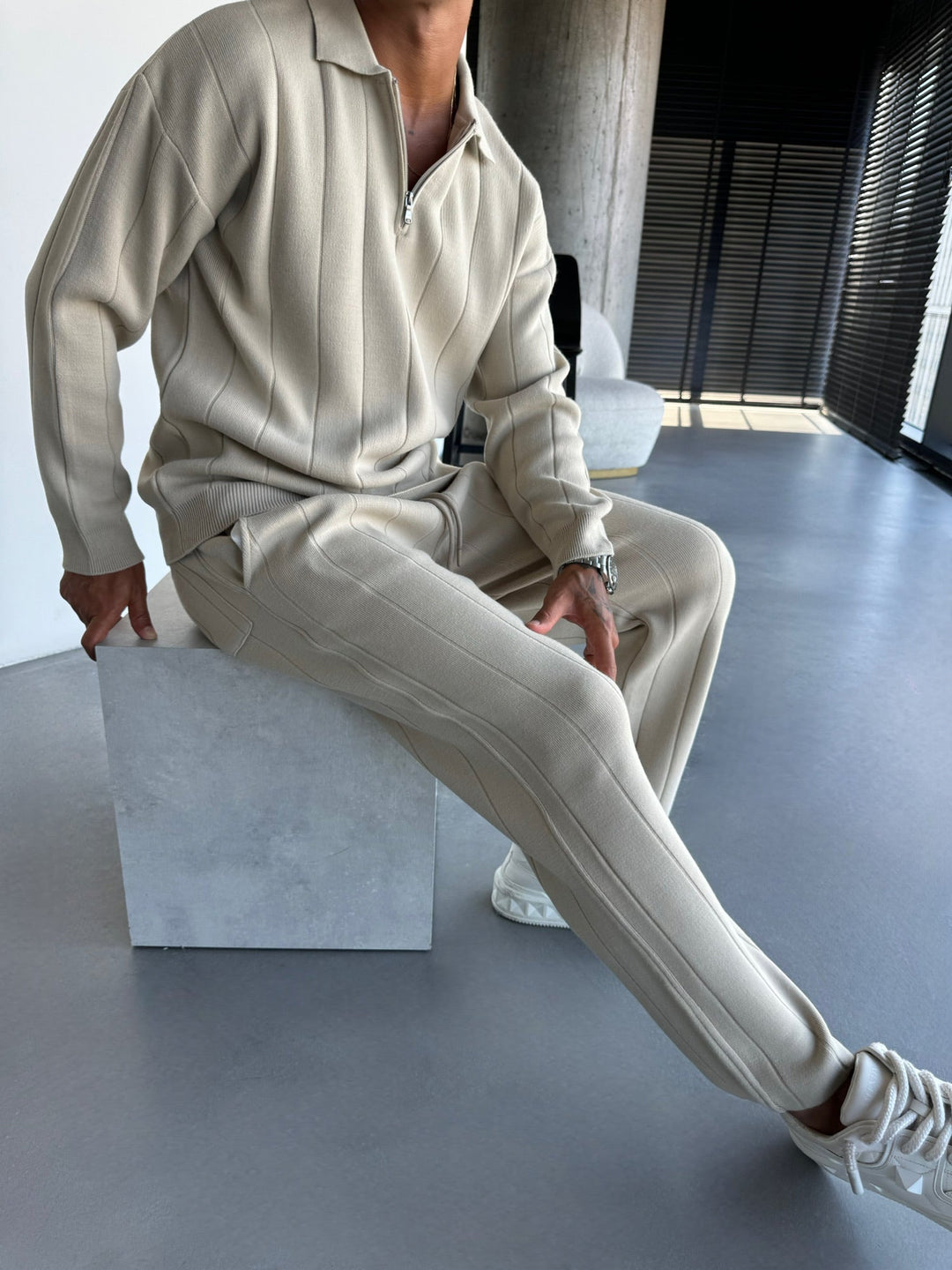 Oversize Lines Knit Zipper Polo Sweatshirt - Kamień
