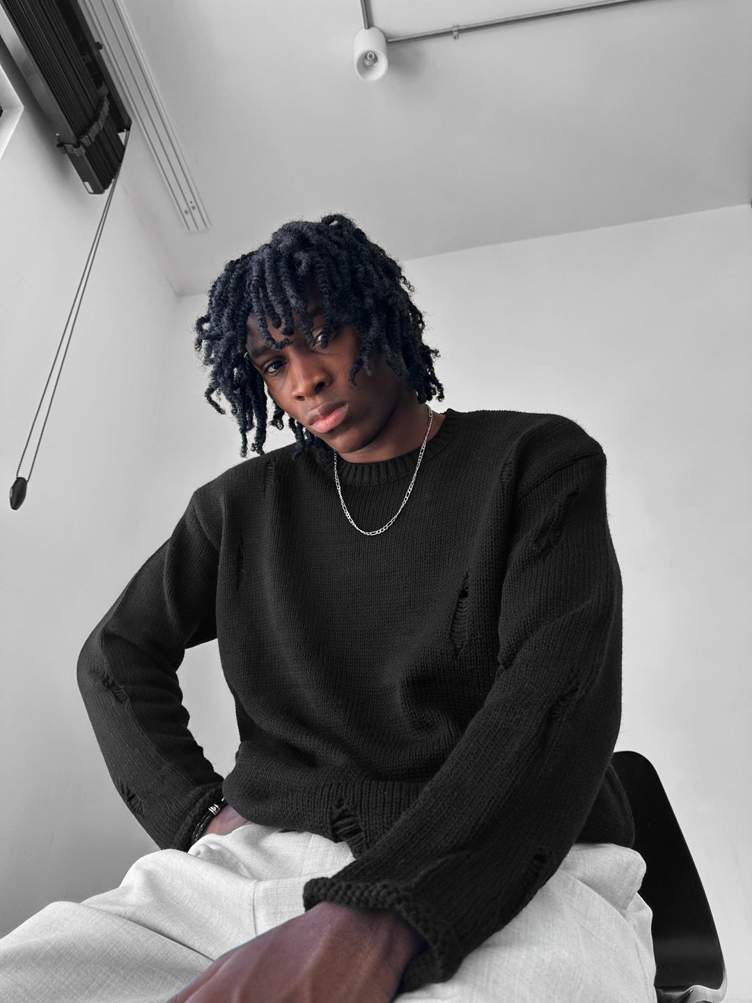 Sweter Oversize z Dziurami - Czarny