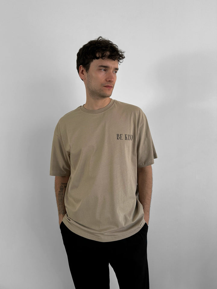 Oversize T-shirt Be Kind - Kamień