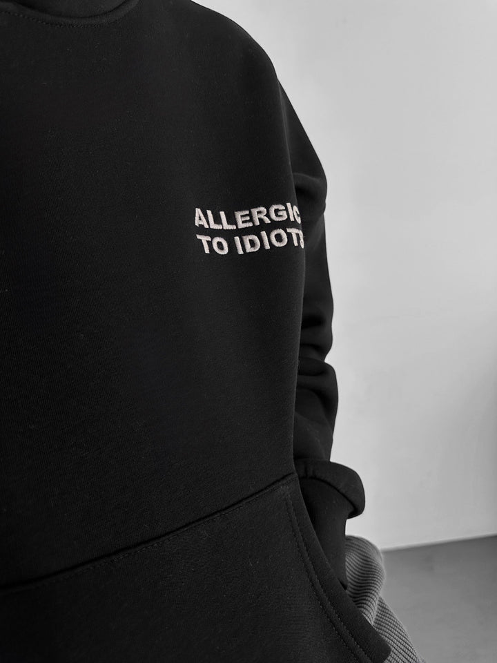 Oversize Szczegółowy Hoodie Alergiczny - Czarny