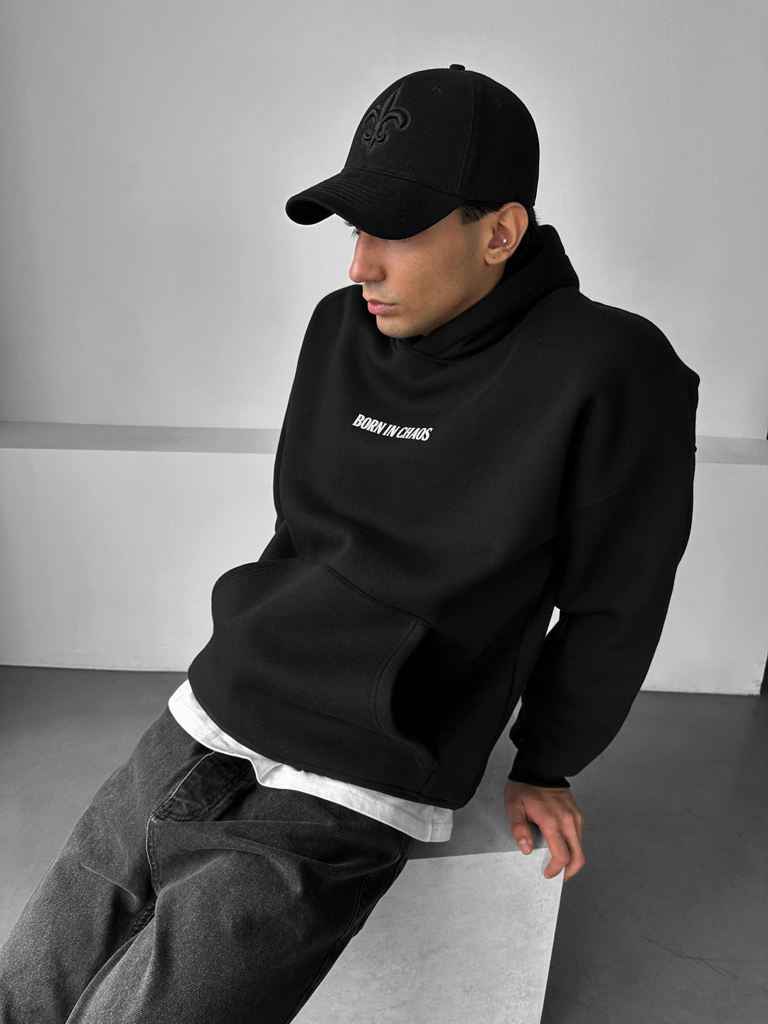Hoodie Oversize Skeleton Born in Chaos - Czarny