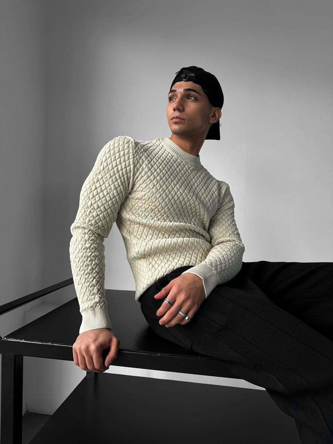 Sweter Slim Fit z teksturą - Beżowy