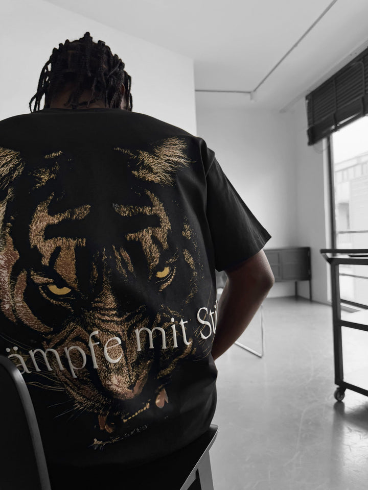 Oversize "Kämpfe mit Stil" T-shirt - Czarny