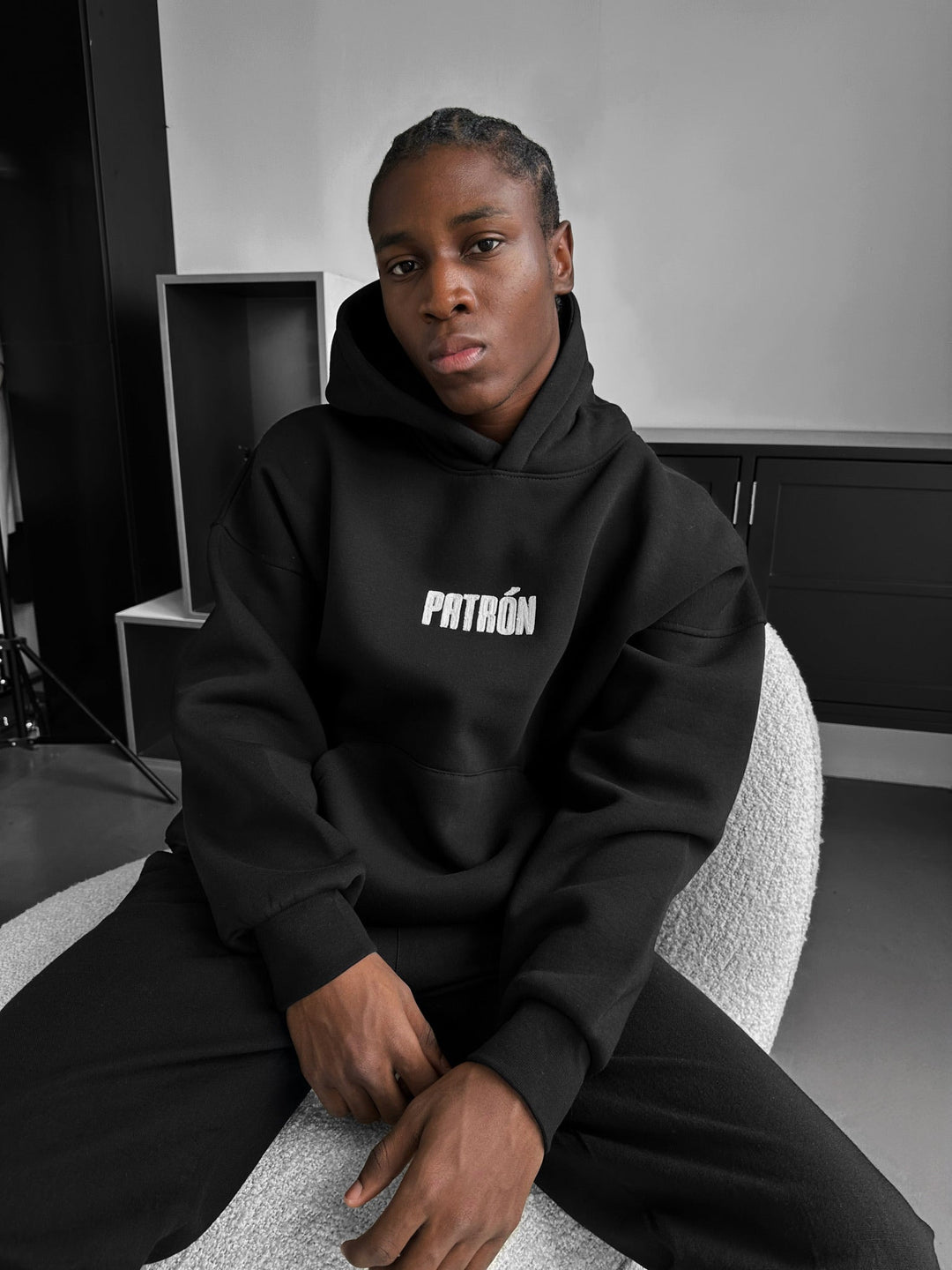 Hoodie Oversize z Detalami - Czarny i Biały