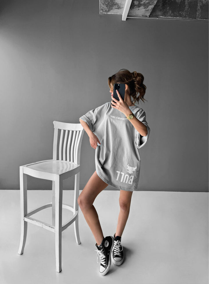 Oversize T-shirt byka - Szary