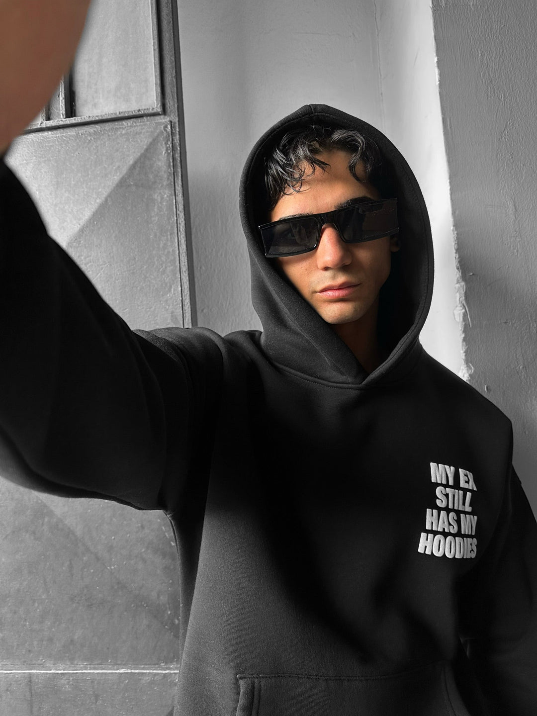 Oversize EX Część II Hoodie - Czarny i Biały