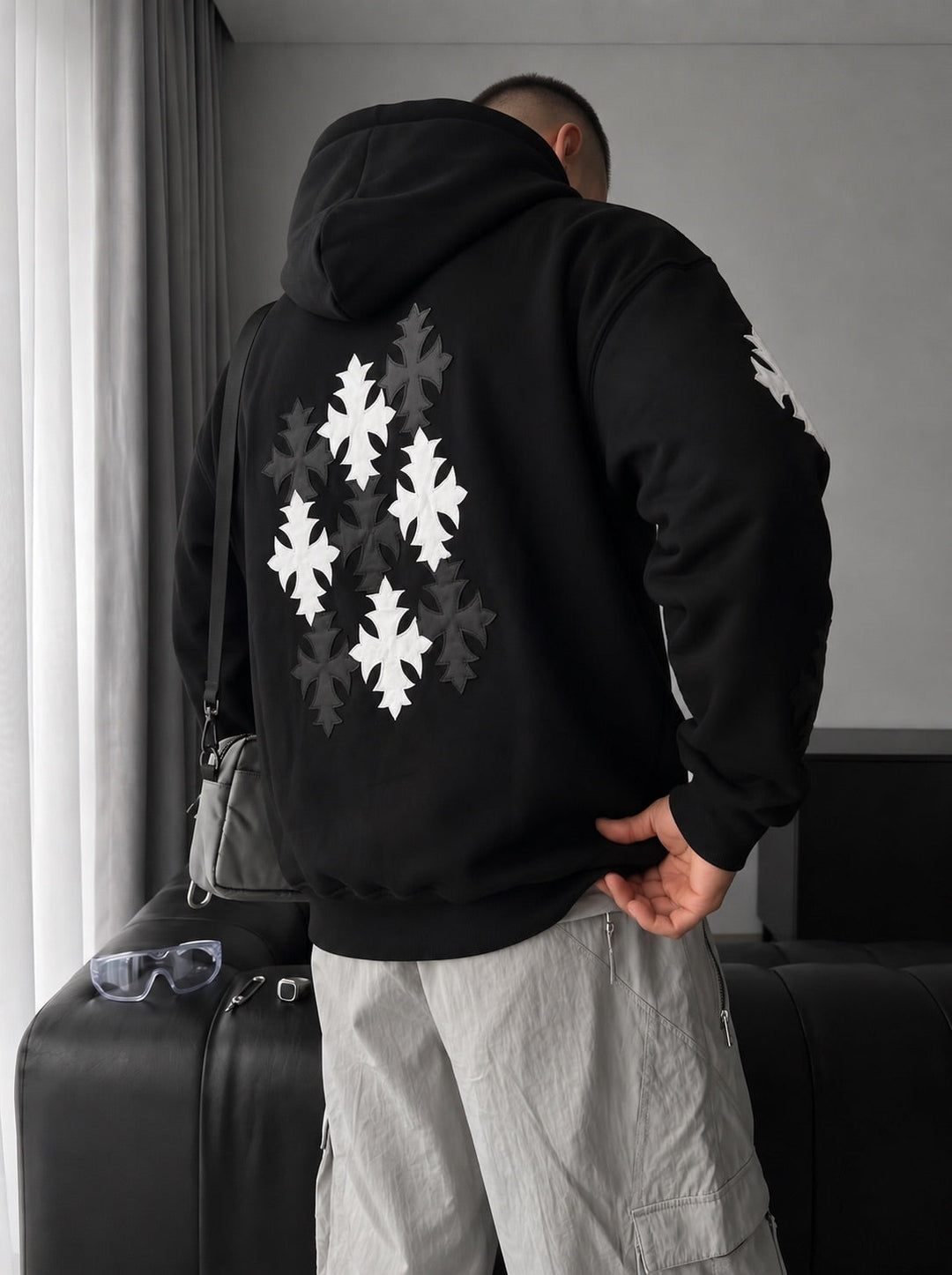 Oversize Gothic Cross Hoodie - Czarny