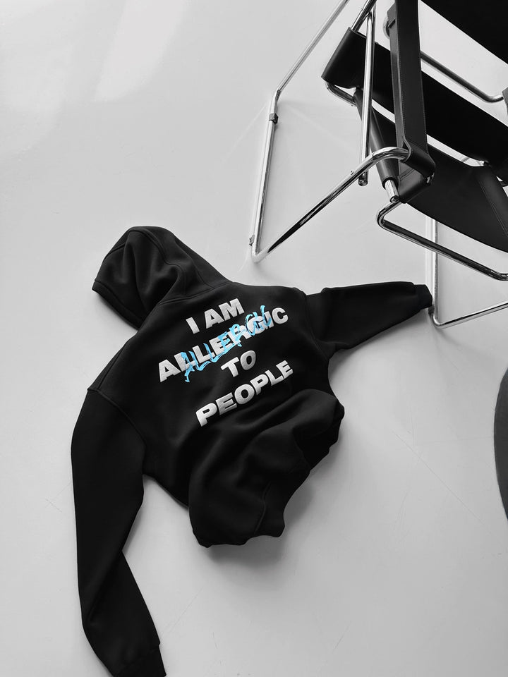Oversize Hoodie Alergiczny - Czarny