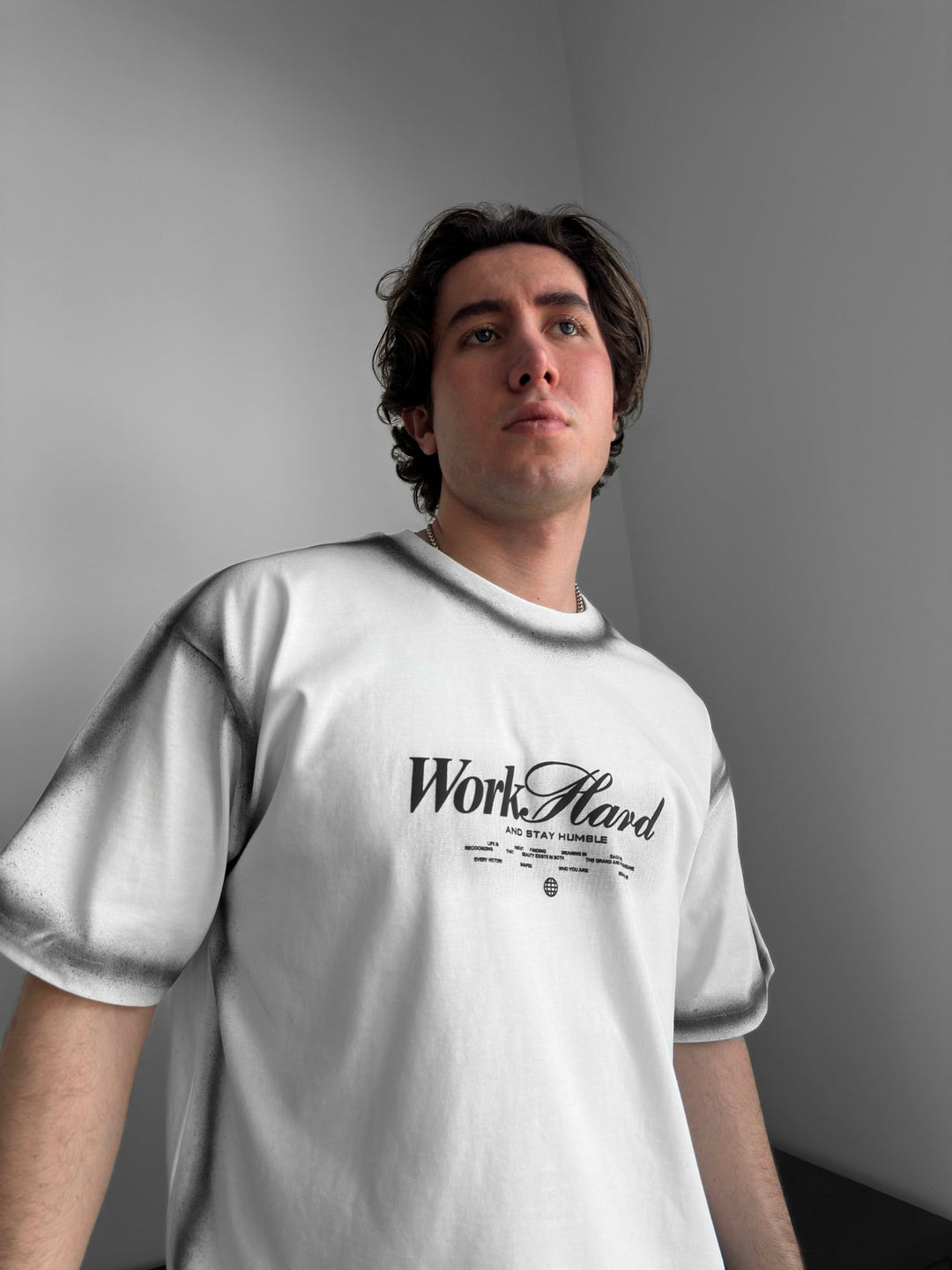 Oversize Shaded Work Hard T-shirt - Ecru