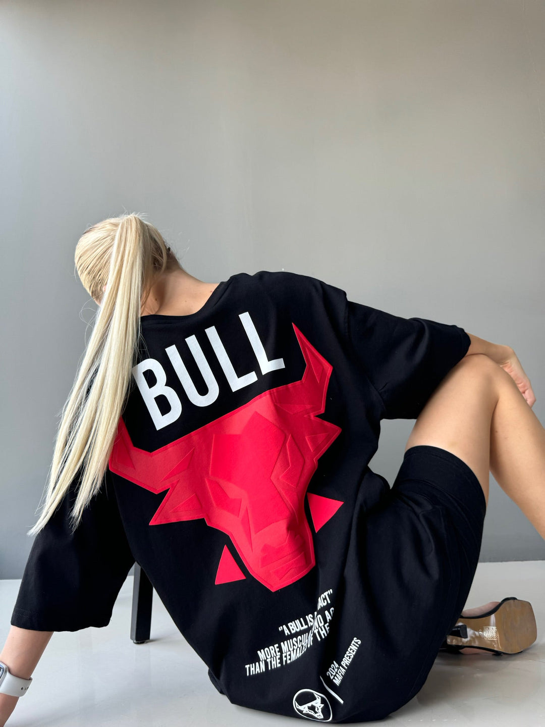 Koszulka Oversize Bull - Czarna i Czerwona