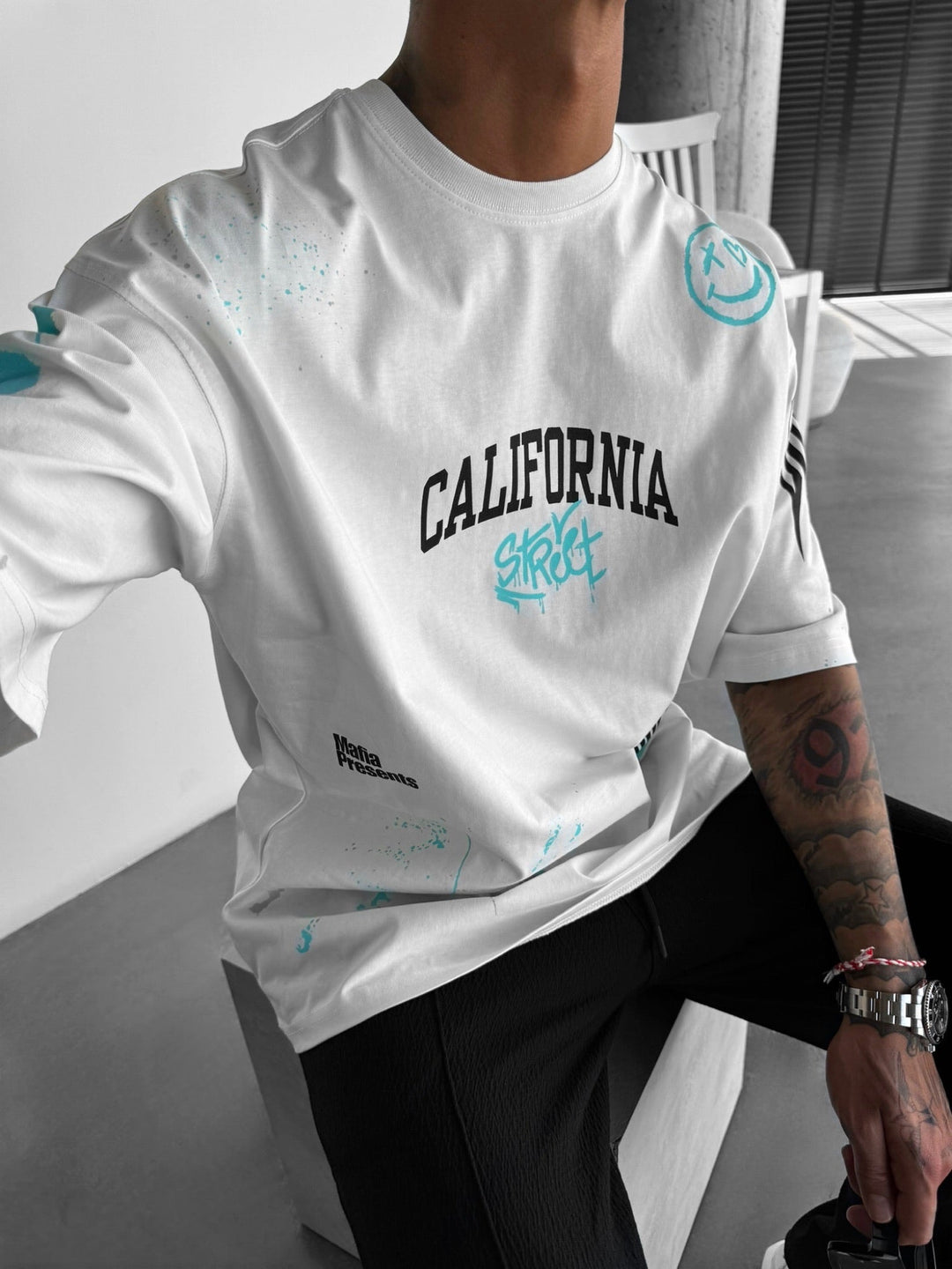 T-shirt Oversize California Graffiti - Ecru i Turkus