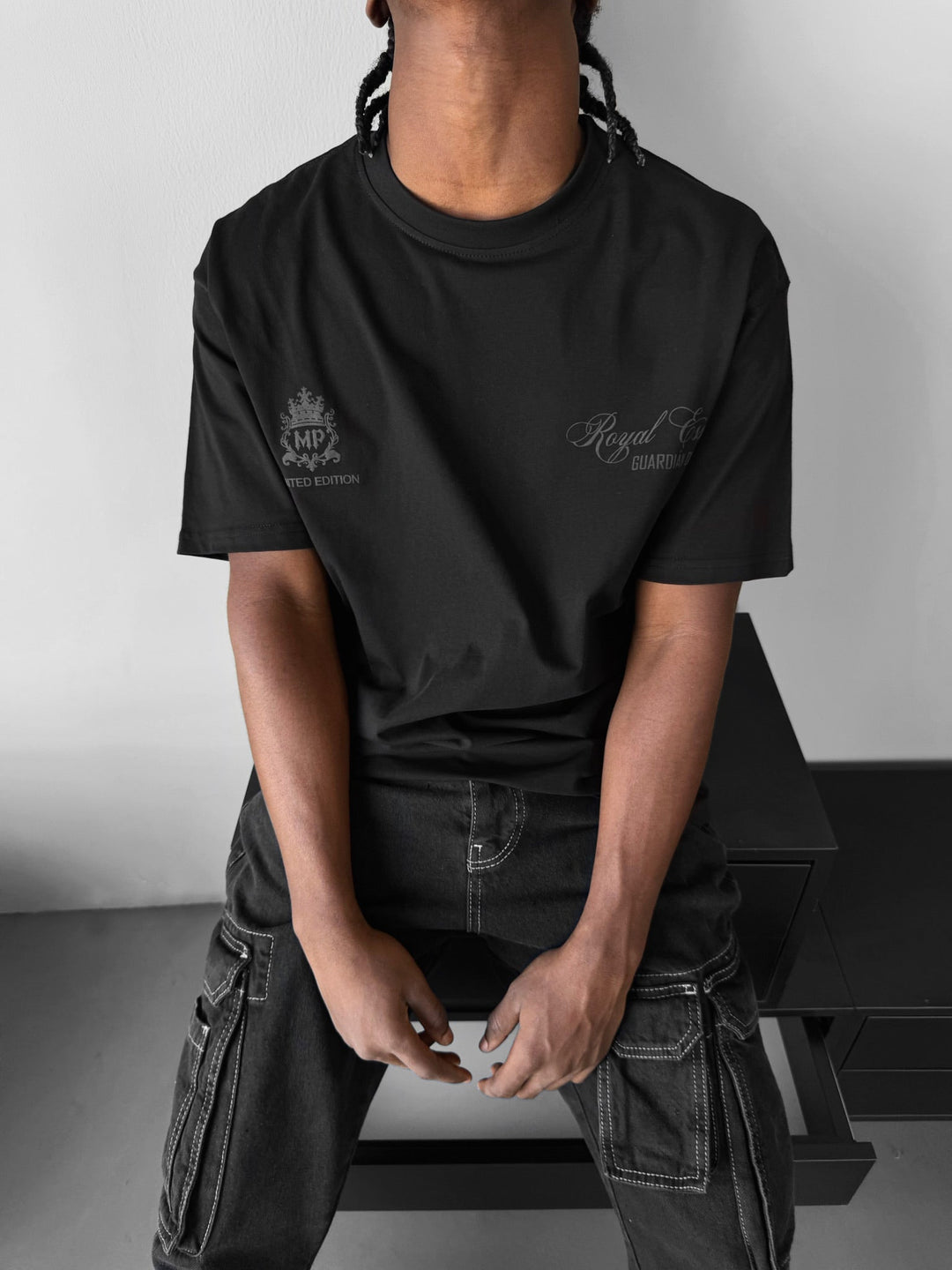 Oversize Royale Essence T-Shirt - Czarny