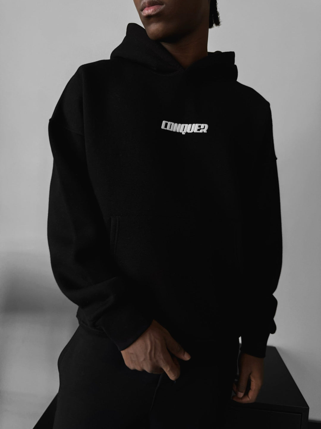Oversize Conquer Hoodie - Czarny