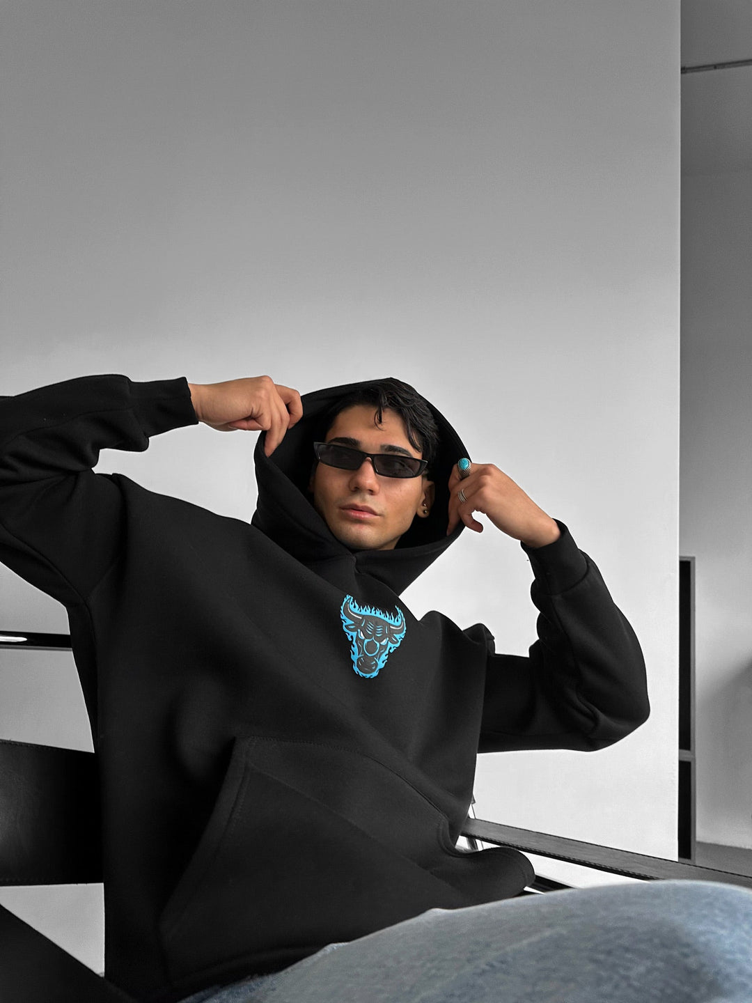 Oversize Bull Fearless Hoodie - Czarny i Niebieski