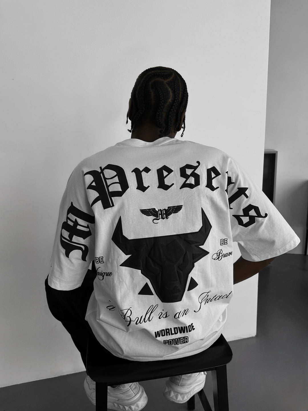 T-shirt Oversize Bull Worldwide - Ecru i Czarny