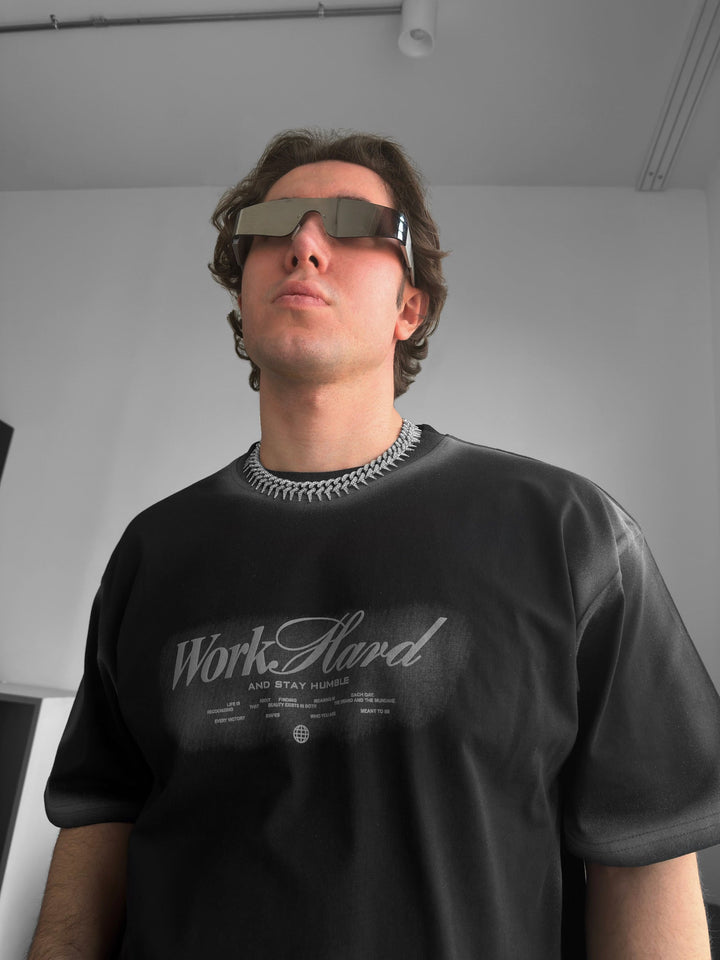 Oversize Shaded Work Hard T-shirt - Czarny
