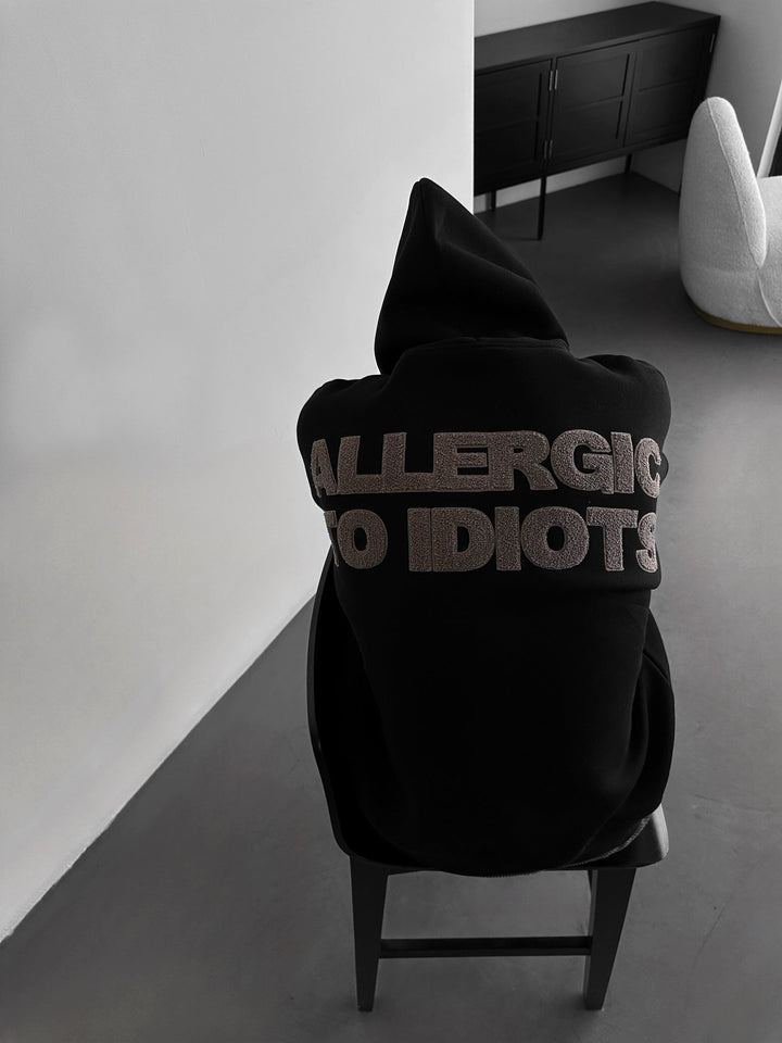 Oversize Szczegółowy Hoodie Alergiczny - Czarny