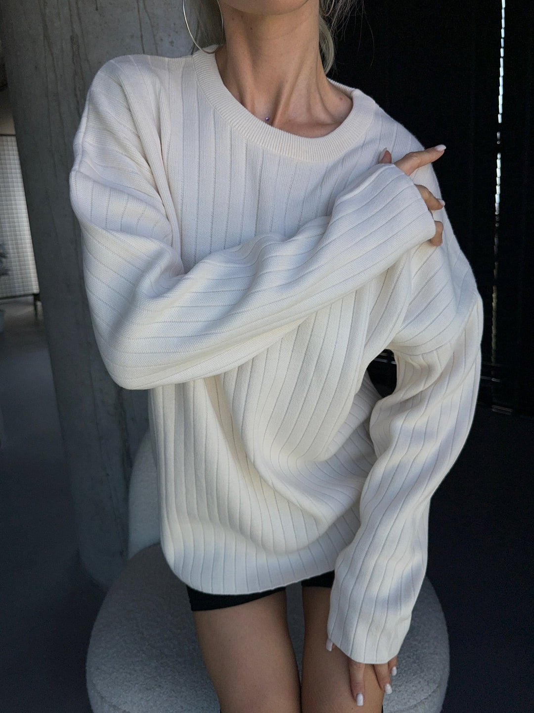 Oversize Szeroki Sweter z Długim Rękawem - Ecru