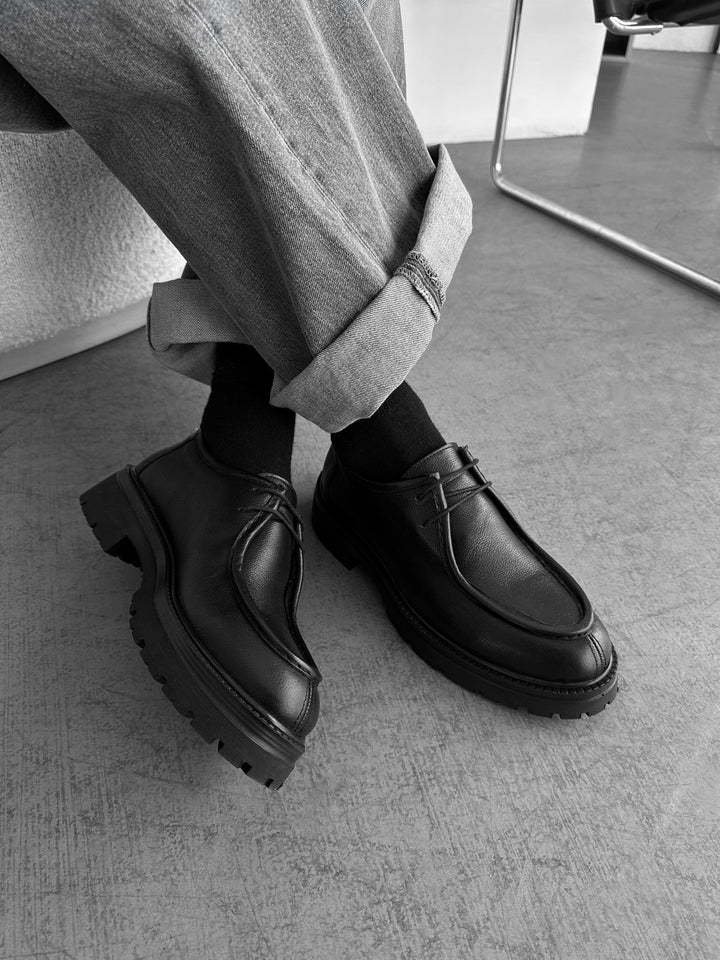 Skórzane buty sznurowane - Czarne