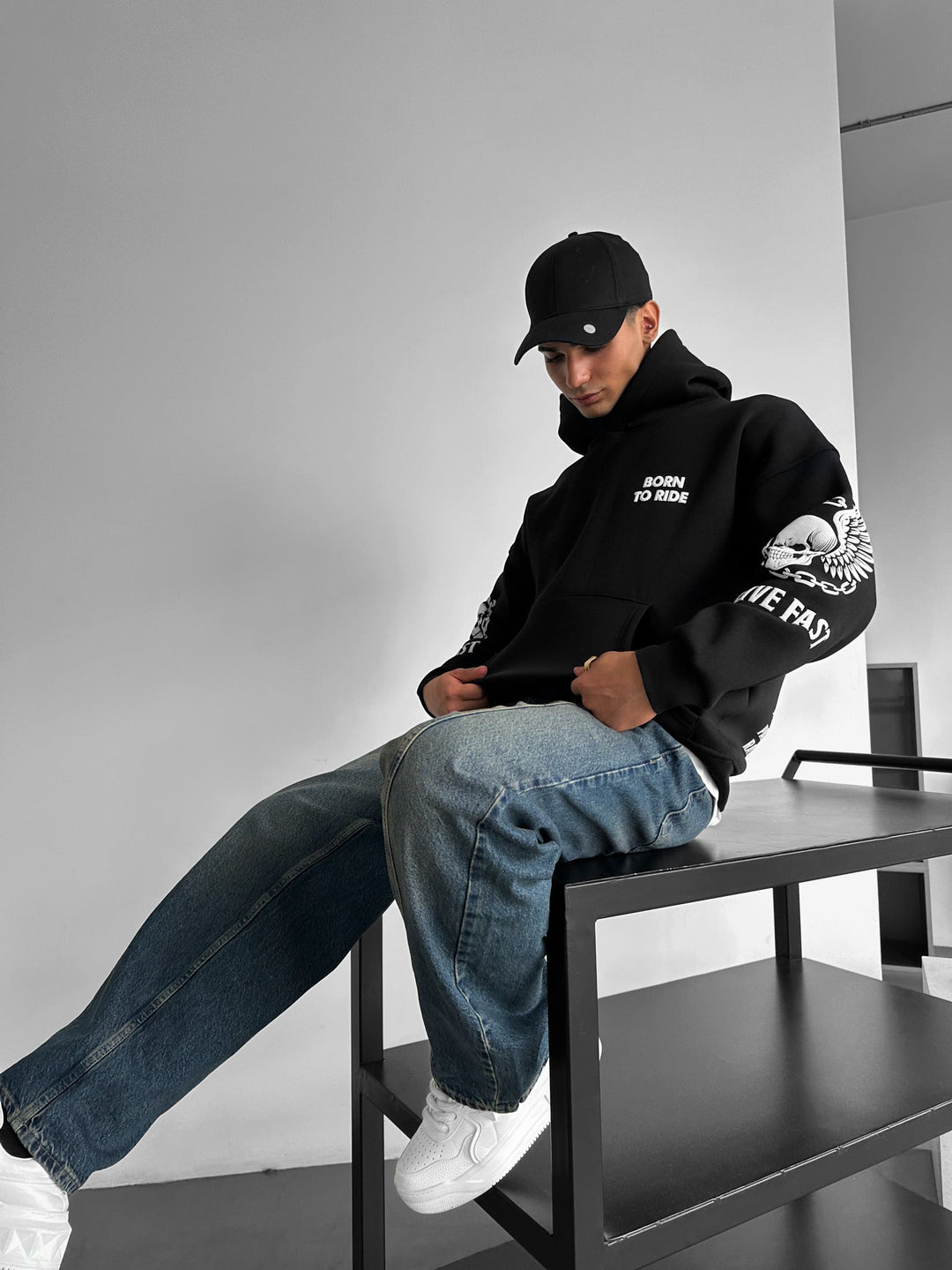 Oversize Hoodie "Ride to Survive" - Czarny
