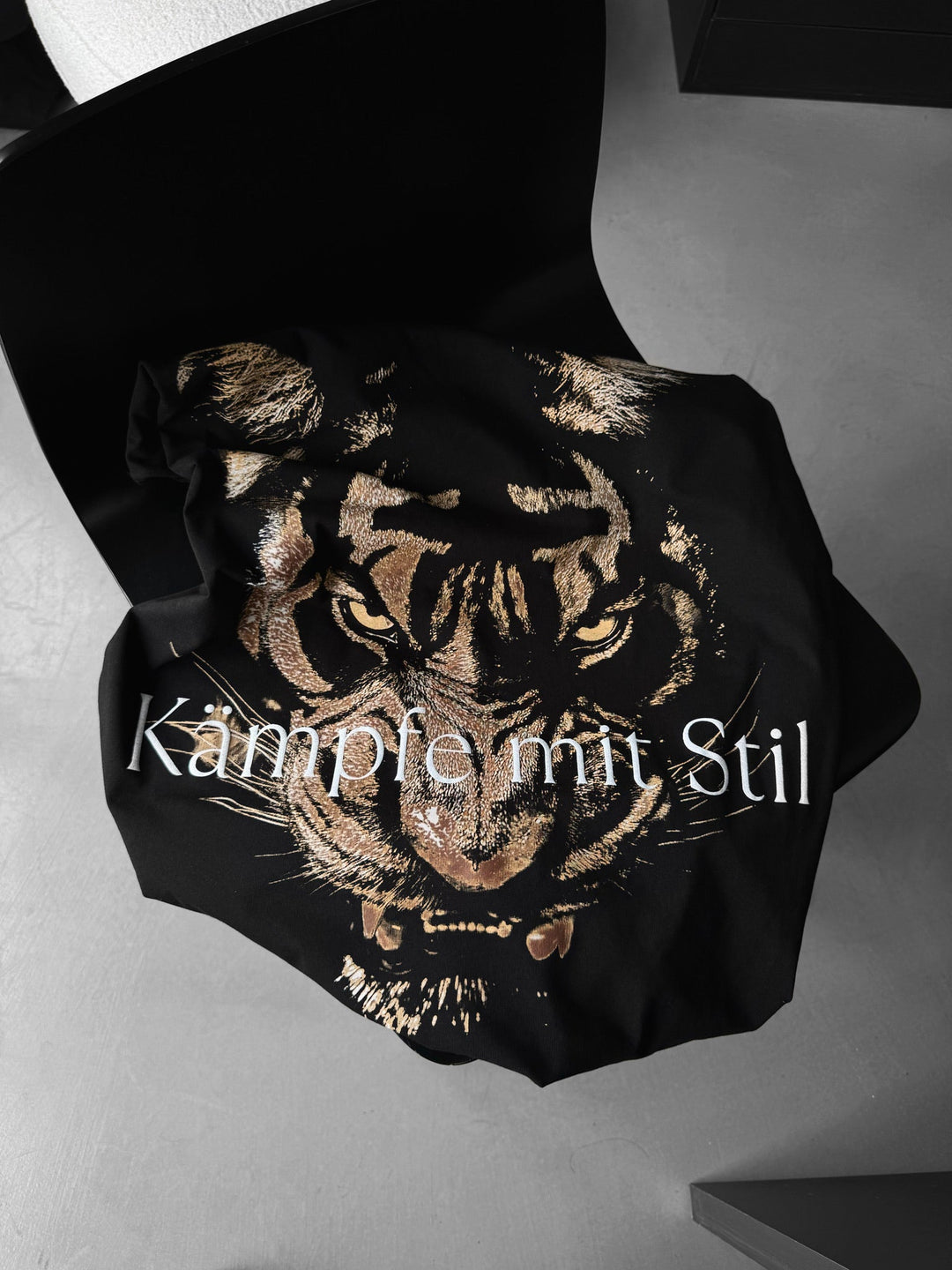 Oversize "Kämpfe mit Stil" T-shirt - Czarny