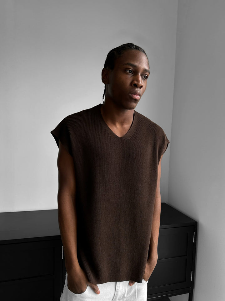 Oversize rolowany T-shirt z dzianiny - Ciemny brąz