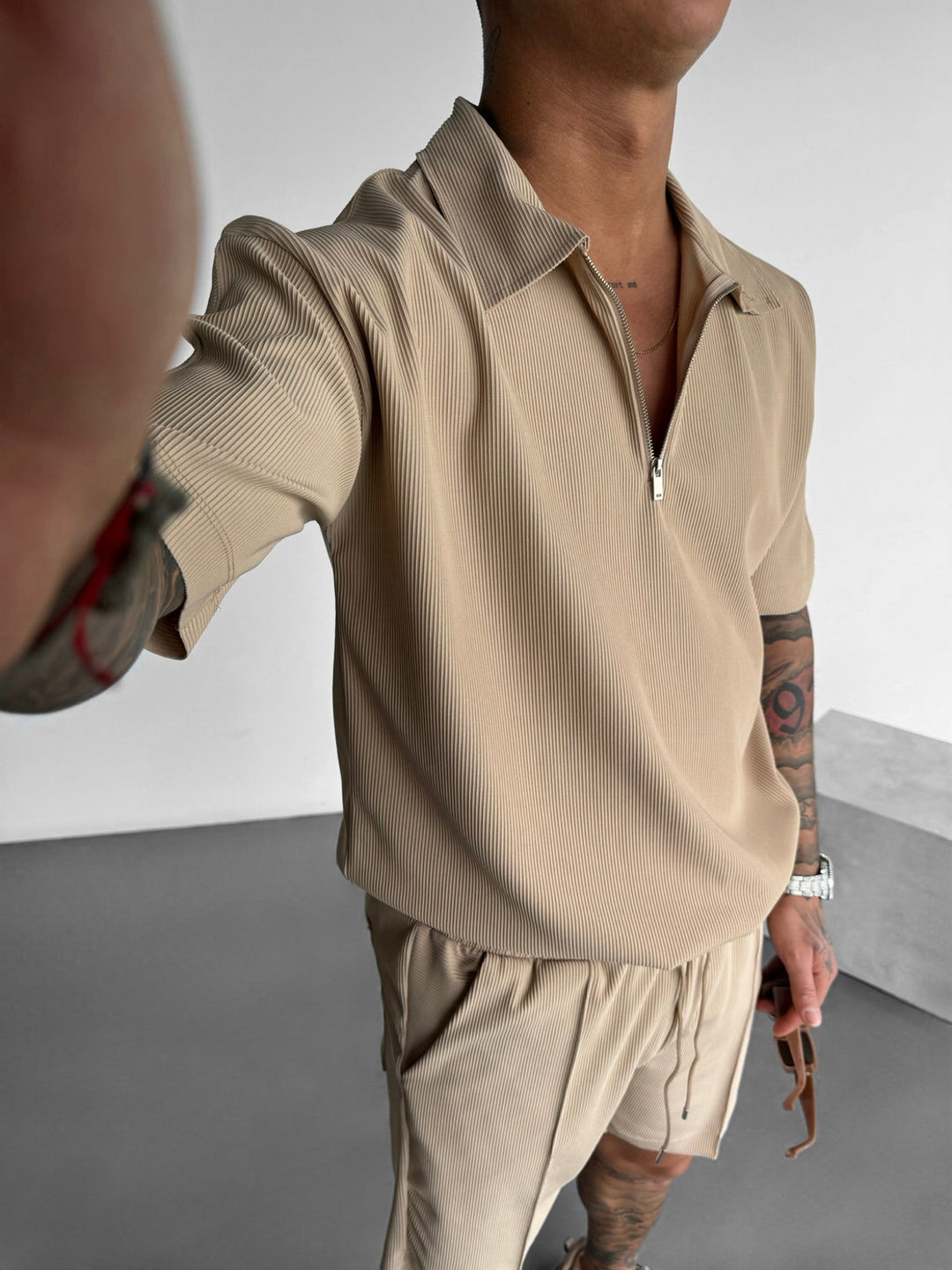 Oversize Teksturowana Koszulka Polo z Zipperem - Beżowa