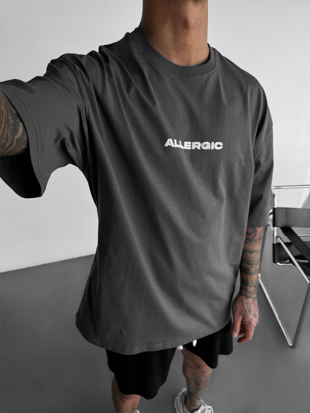 T-shirt Oversize Alergiczny - Antracytowy i Niebieski
