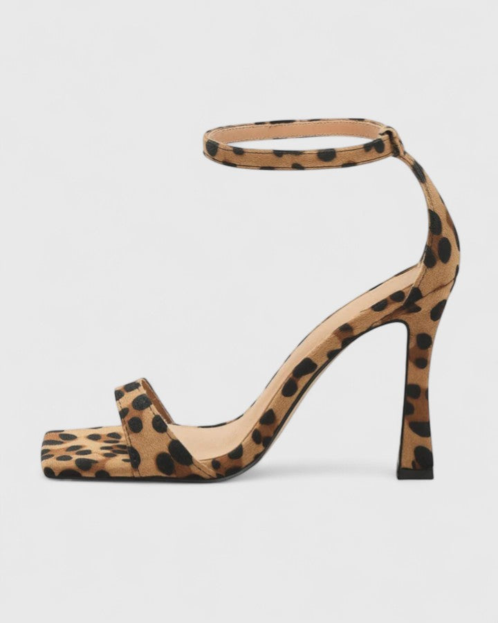 Elegancki Leopard szpilki z paskiem przy kostce