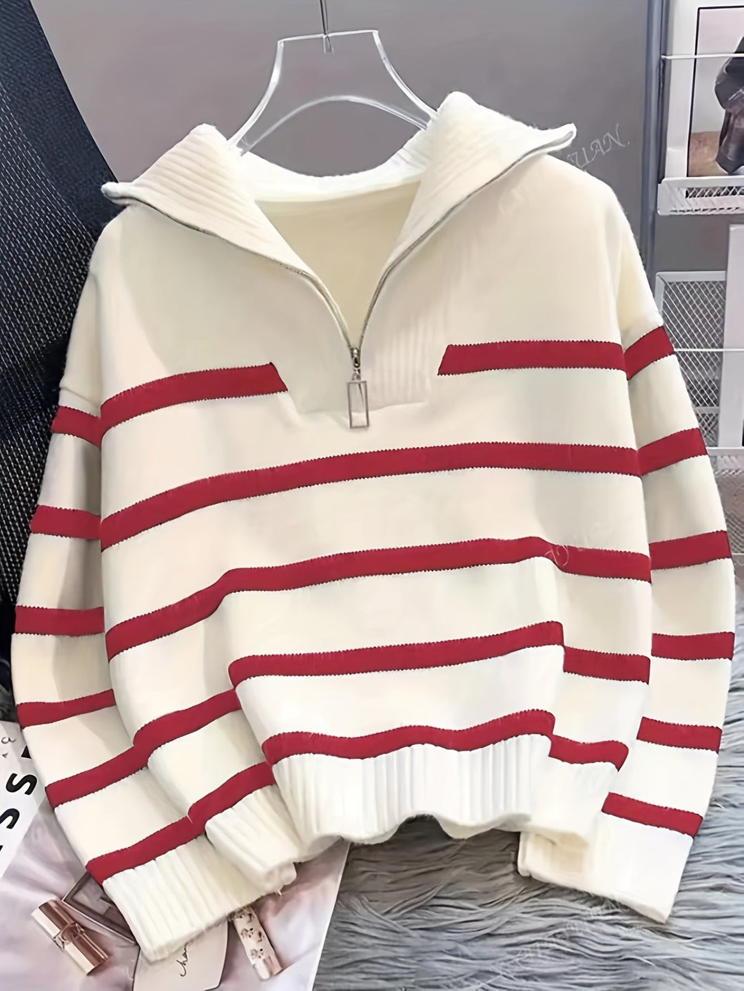 W paski zamek 1/4 sweter