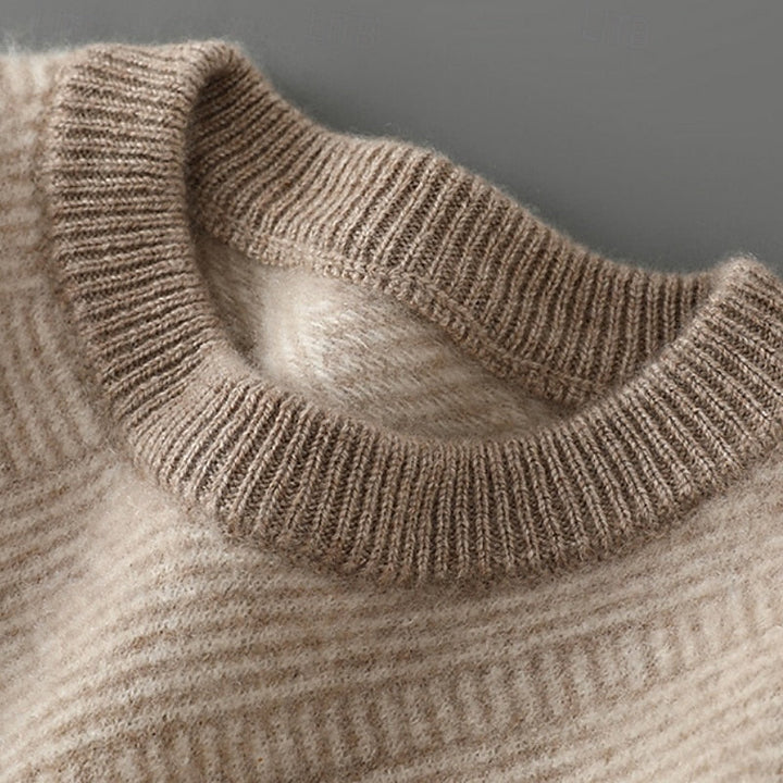 Fakturowany sweter z okrągłym dekoltem