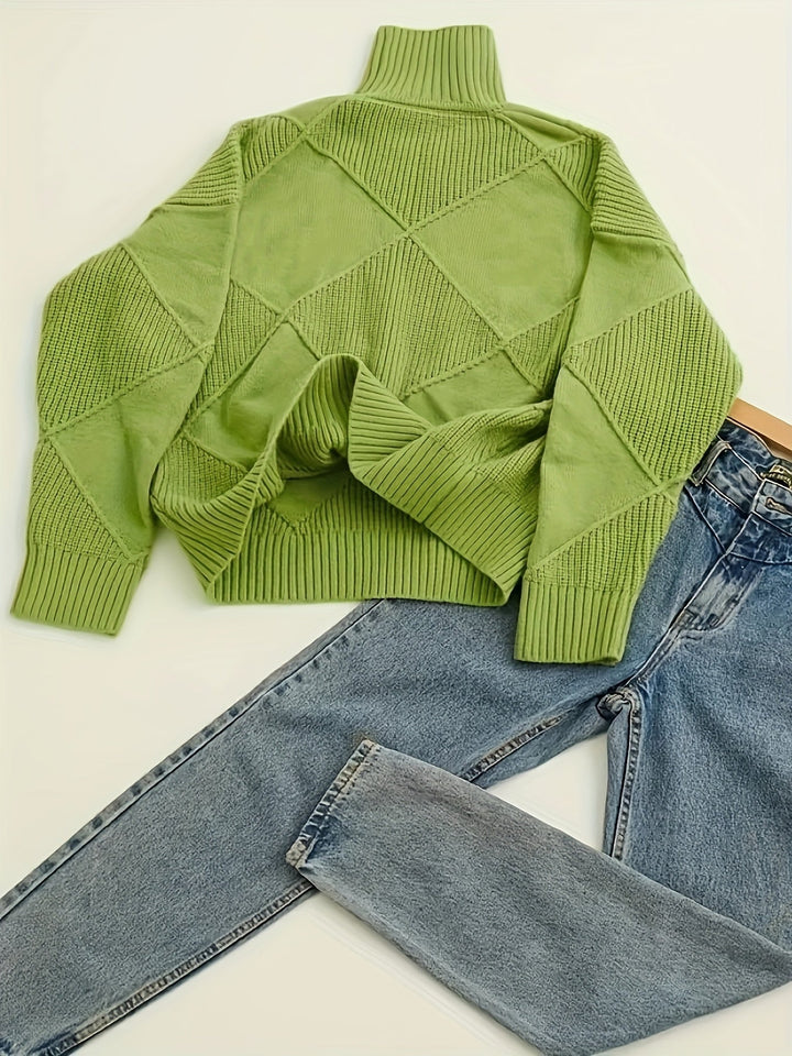 Fakturowany sweter z golfem