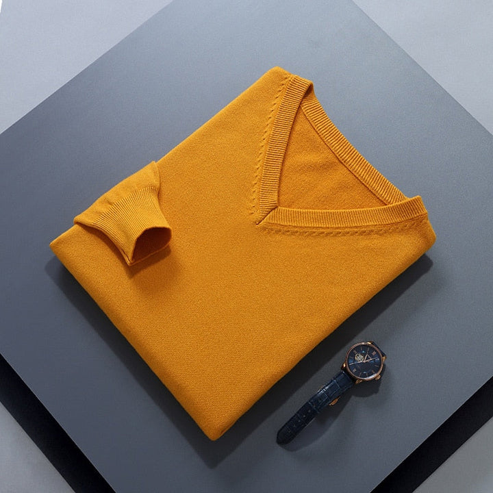 Elegancki sweter z dekoltem V