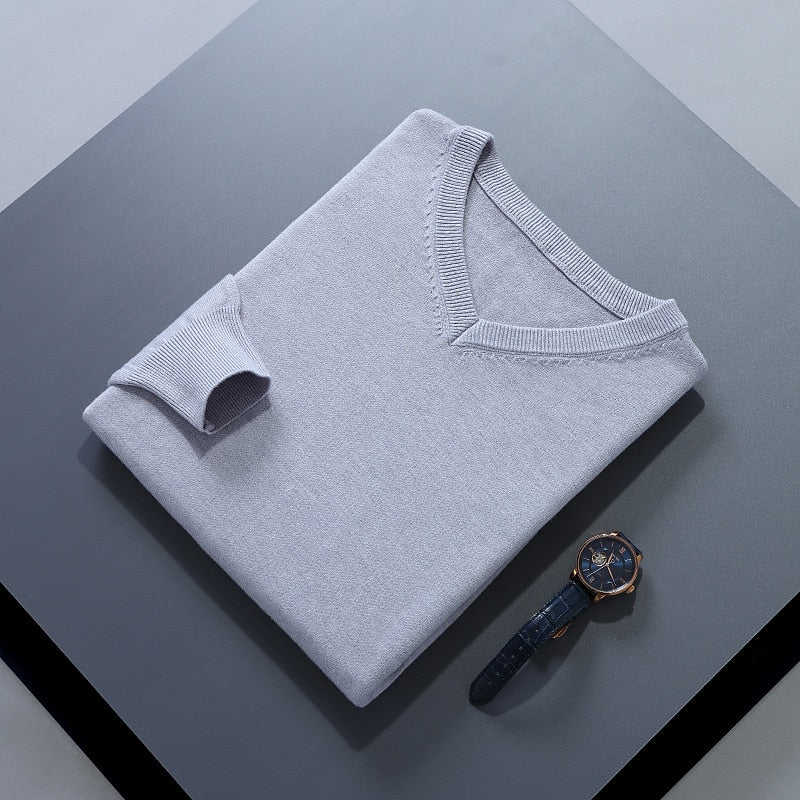 Elegancki sweter z dekoltem V