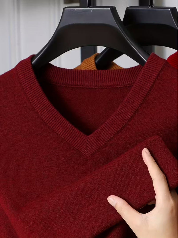 Elegancki sweter z dekoltem V