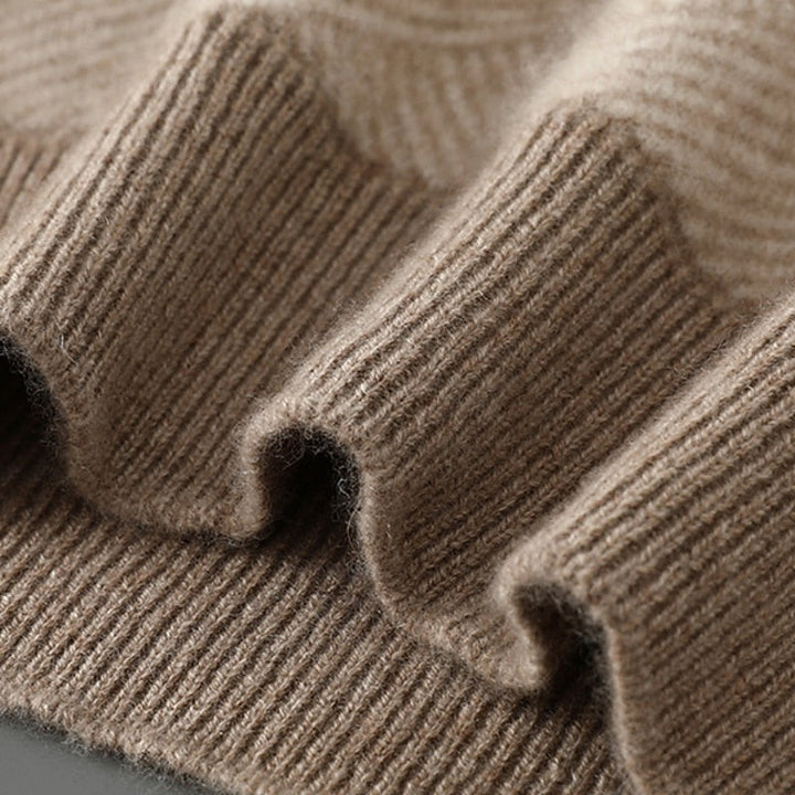 Fakturowany sweter z okrągłym dekoltem