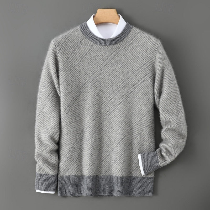 Fakturowany sweter z okrągłym dekoltem