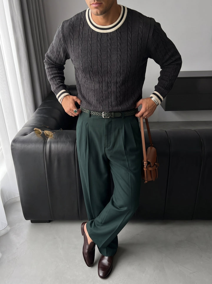 Sweter o regularnym kroju z plecionką - Antracyt